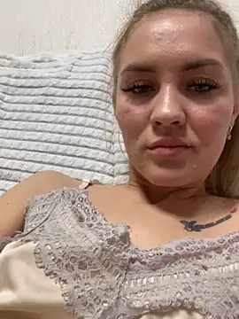 Snapshot of DreamGirl-777 chatting on 12.07.24 DreamGirl-777 online show from 12.07.24