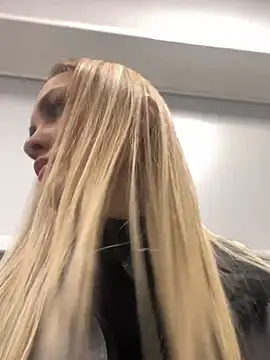 Snapshot of DreamGirl-777 chatting on 12.09.24 DreamGirl-777 online show from 12.09.24