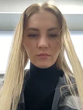 Snapshot of DreamGirl-777 chatting on 12.09.24 DreamGirl-777 online show from 12.09.24