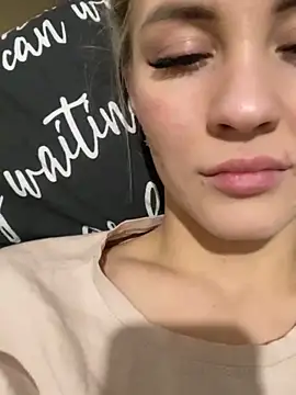 Snapshot of DreamGirl-777 chatting on 12.09.24 DreamGirl-777 online show from 12.09.24