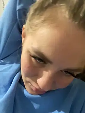 Snapshot of DreamGirl-777 chatting on 12.11.24 DreamGirl-777 online show from 12.11.24