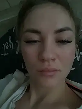 Snapshot of DreamGirl-777 chatting on 12.13.24 DreamGirl-777 online show from 12.13.24