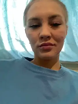 Snapshot of DreamGirl-777 chatting on 12.18.24 DreamGirl-777 online show from 12.18.24