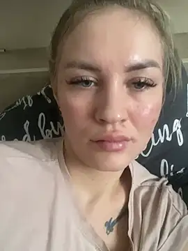 Snapshot of DreamGirl-777 chatting on 12.23.24 DreamGirl-777 online show from 12.23.24