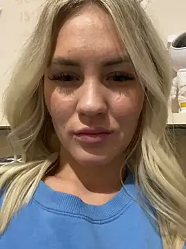 Snapshot of DreamGirl-777 chatting on 12.24.24 DreamGirl-777 online show from 12.24.24