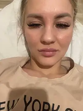 Snapshot of DreamGirl-777 chatting on 01.07.25 DreamGirl-777 online show from 01.07.25