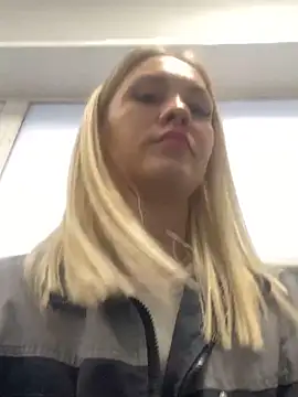 Snapshot of DreamGirl-777 chatting on 01.17.25 DreamGirl-777 online show from 01.17.25