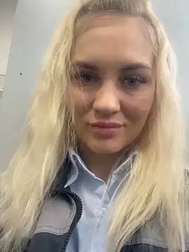 Snapshot of DreamGirl-777 chatting on 01.20.25 DreamGirl-777 online show from 01.20.25