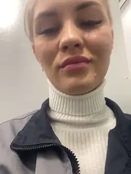 Snapshot of DreamGirl-777 chatting on 01.21.25 DreamGirl-777 online show from 01.21.25