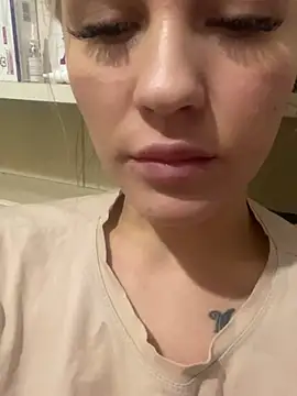 Snapshot of DreamGirl-777 chatting on 01.21.25 DreamGirl-777 online show from 01.21.25