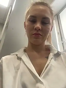 Snapshot of DreamGirl-777 chatting on 01.23.25 DreamGirl-777 online show from 01.23.25