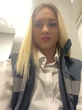 Snapshot of DreamGirl-777 chatting on 01.24.25 DreamGirl-777 online show from 01.24.25