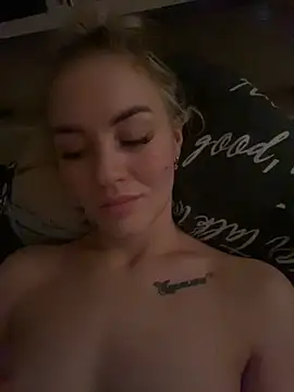 Snapshot of DreamGirl-777 chatting on 01.25.25 DreamGirl-777 online show from 01.25.25