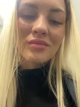 Snapshot of DreamGirl-777 chatting on 01.27.25 DreamGirl-777 online show from 01.27.25