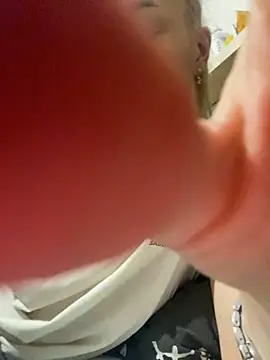 Snapshot of DreamGirl-777 chatting on 01.28.25 DreamGirl-777 online show from 01.28.25