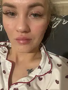 Snapshot of DreamGirl-777 chatting on 01.31.25 DreamGirl-777 online show from 01.31.25