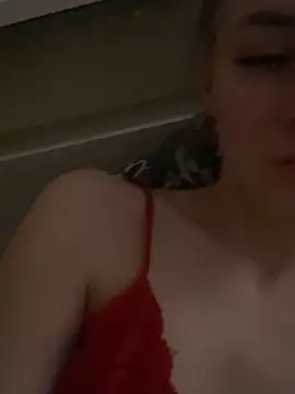 Snapshot of DreamGirl-777 chatting on 02.05.25 DreamGirl-777 online show from 02.05.25