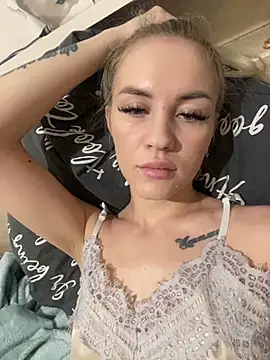 Snapshot of DreamGirl-777 chatting on 02.08.25 DreamGirl-777 online show from 02.08.25