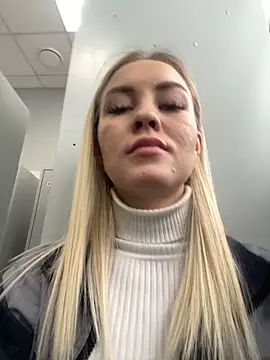 Snapshot of DreamGirl-777 chatting on 02.20.25 DreamGirl-777 online show from 02.20.25