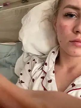 Snapshot of DreamGirl-777 chatting on 02.22.25 DreamGirl-777 online show from 02.22.25