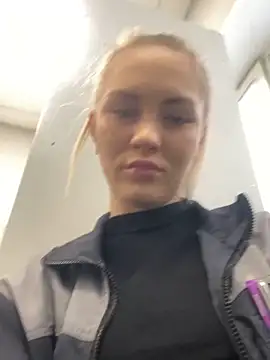 Snapshot of DreamGirl-777 chatting on 02.26.25 DreamGirl-777 online show from 02.26.25