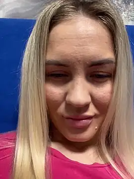 Snapshot of DreamGirl-777 chatting on 03.05.25 DreamGirl-777 online show from 03.05.25