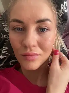 Snapshot of DreamGirl-777 chatting on 03.06.25 DreamGirl-777 online show from 03.06.25