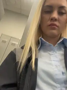 Snapshot of DreamGirl-777 chatting on 03.18.25 DreamGirl-777 online show from 03.18.25