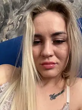 Snapshot of DreamGirl-777 chatting on 03.18.25 DreamGirl-777 online show from 03.18.25