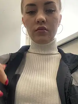 Snapshot of DreamGirl-777 chatting on 03.21.25 DreamGirl-777 online show from 03.21.25