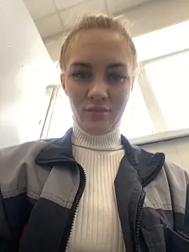 Snapshot of DreamGirl-777 chatting on 03.21.25 DreamGirl-777 online show from 03.21.25