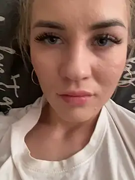 Snapshot of DreamGirl-777 chatting on 03.21.25 DreamGirl-777 online show from 03.21.25