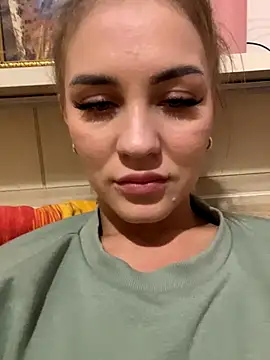 Snapshot of DreamGirl-777 chatting on 09.14.25 DreamGirl-777 online show from 09.14.25