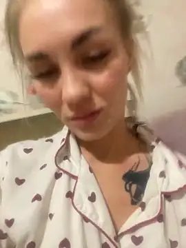 Snapshot of DreamGirl-777 chatting on 09.28.25 DreamGirl-777 online show from 09.28.25