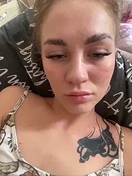 Snapshot of DreamGirl-777 chatting on 10.04.25 DreamGirl-777 online show from 10.04.25