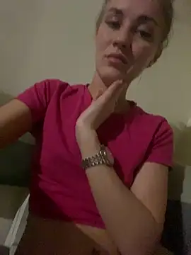 Snapshot of DreamGirl-777 chatting on 10.08.25 DreamGirl-777 online show from 10.08.25