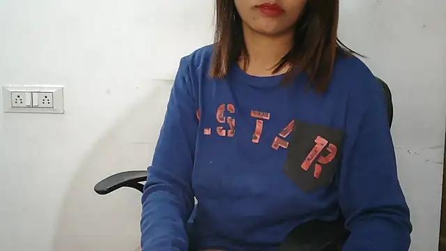 Snapshot of Suzie_darling chatting on 02.09.25 Suzie darling online show from 02.09.25