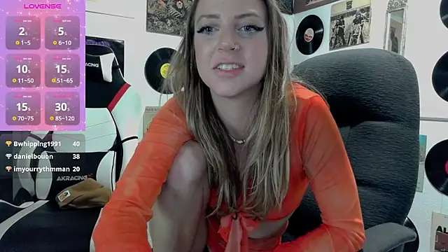 Snapshot of molly_witha_chance chatting on 01.18.25 molly witha chance online show from 01.18.25