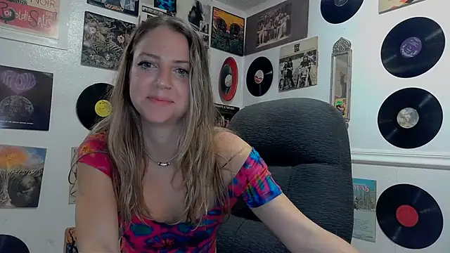 Snapshot of molly_witha_chance chatting on 01.22.25 molly witha chance online show from 01.22.25