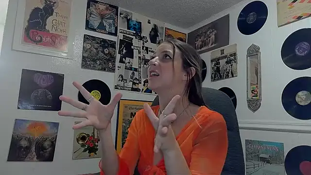 Snapshot of molly_witha_chance chatting on 01.23.25 molly witha chance online show from 01.23.25