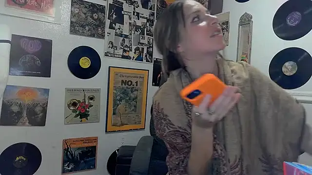 Snapshot of molly_witha_chance chatting on 01.23.25 molly witha chance online show from 01.23.25