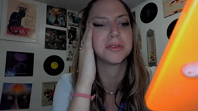 Snapshot of molly_witha_chance chatting on 01.24.25 molly witha chance online show from 01.24.25