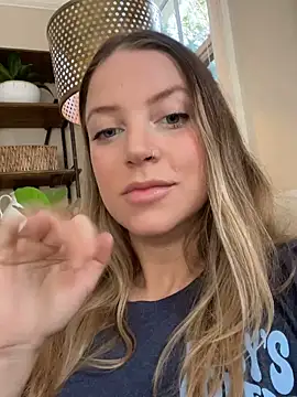 Snapshot of molly_witha_chance chatting on 01.30.25 molly witha chance online show from 01.30.25