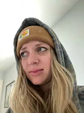 Snapshot of molly_witha_chance chatting on 02.03.25 molly witha chance online show from 02.03.25