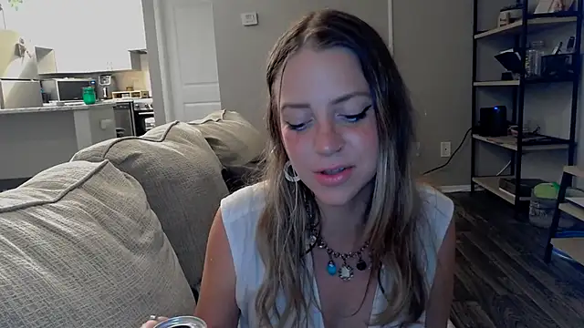 Snapshot of molly_witha_chance chatting on 03.07.25 molly witha chance online show from 03.07.25