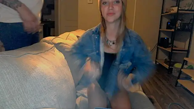 Snapshot of molly_witha_chance chatting on 03.13.25 molly witha chance online show from 03.13.25