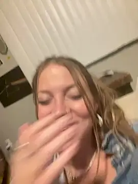 Snapshot of molly_witha_chance chatting on 09.21.25 molly witha chance online show from 09.21.25