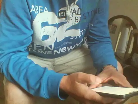 Snapshot of prcalek19 chatting on 10.15.25 prcalek19 online show from 10.15.25