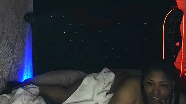 Snapshot of msyvette1970@xh chatting on 12.13.24 msyvette1970xh online show from 12.13.24