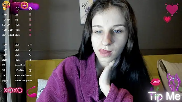 Snapshot of _Nika_Kik chatting on 02.24.25 Nika Kik online show from 02.24.25